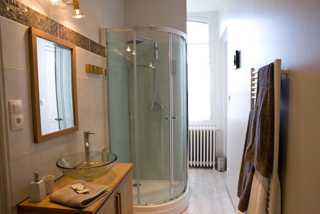 Bed and Breakfast Le Manoir De Crisolles Habitación foto